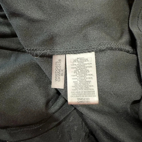 Calvin Klein
Plus Size Scoop Neck Sleeveless Smocked Knit Jersey Maxi Dress - Picture 8 of 13